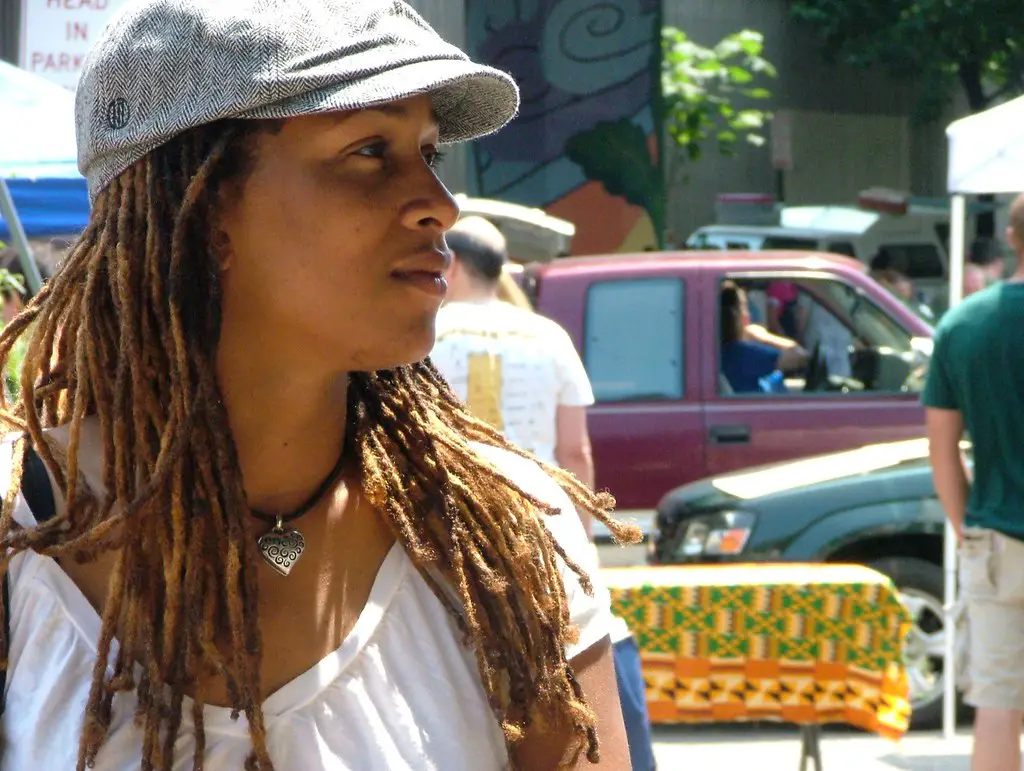 Best Shampoo for Colored Locs